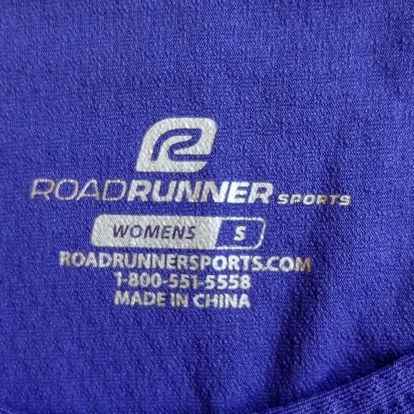 NWOT Road Runner Sports Long Sleeve Athletic Top S Thumbholes - Picture 3 of 9